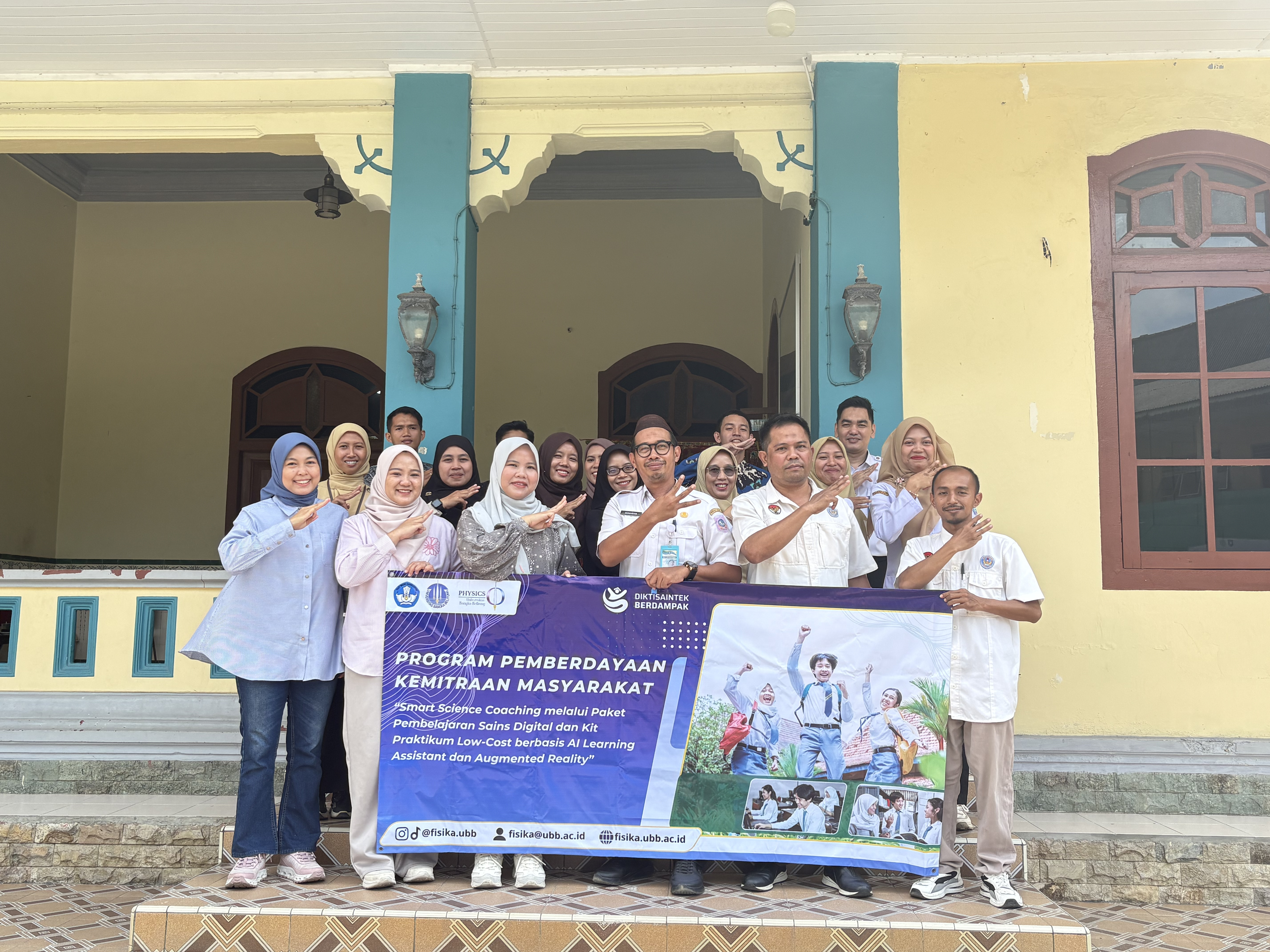 Dosen Fisika UBB Dampingi Guru MGMP Fisika Wilayah II Babel Manfaatkan AI untuk Pengembangan Bahan Pembelajaran